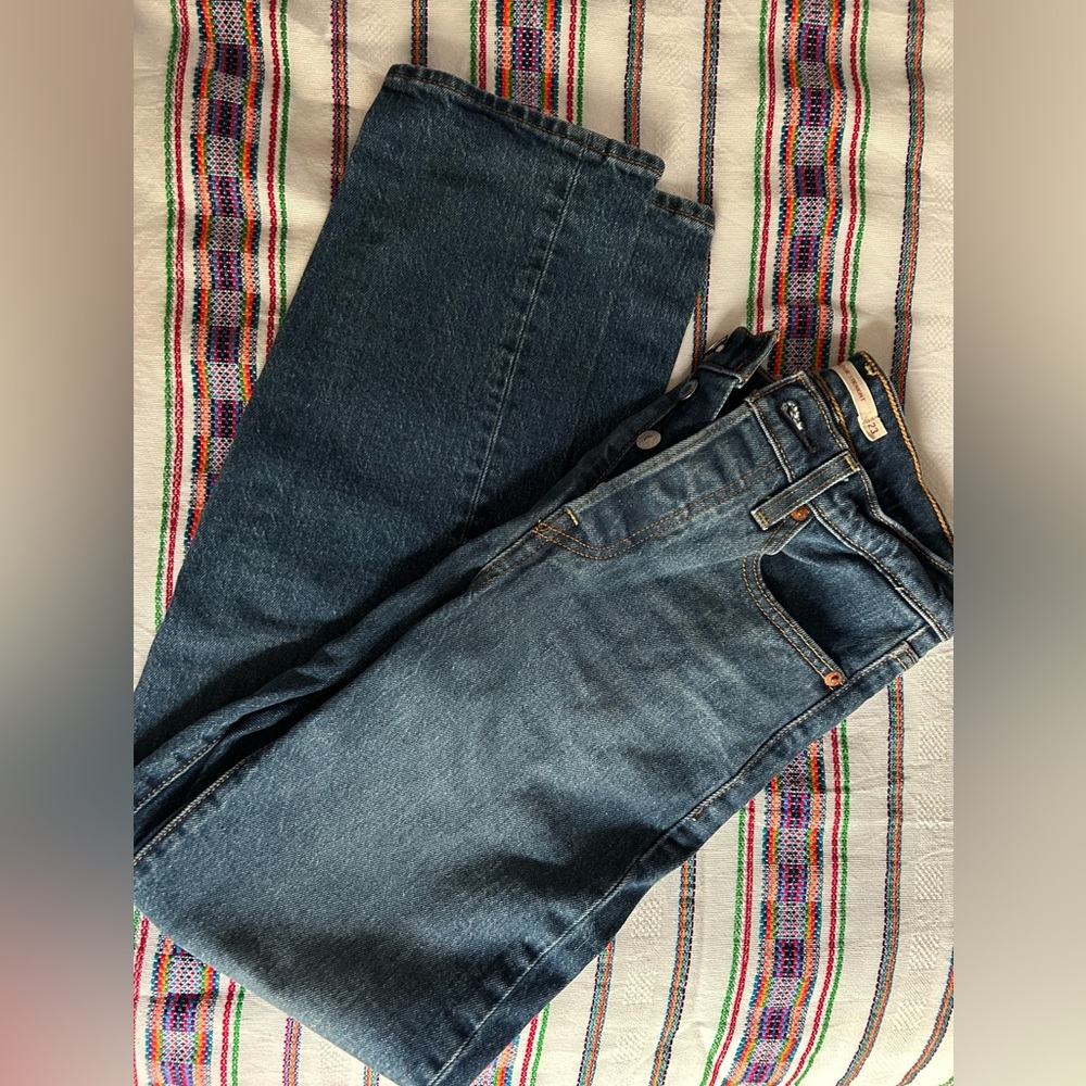 Levi’s Premium Wedgie Straight size 23